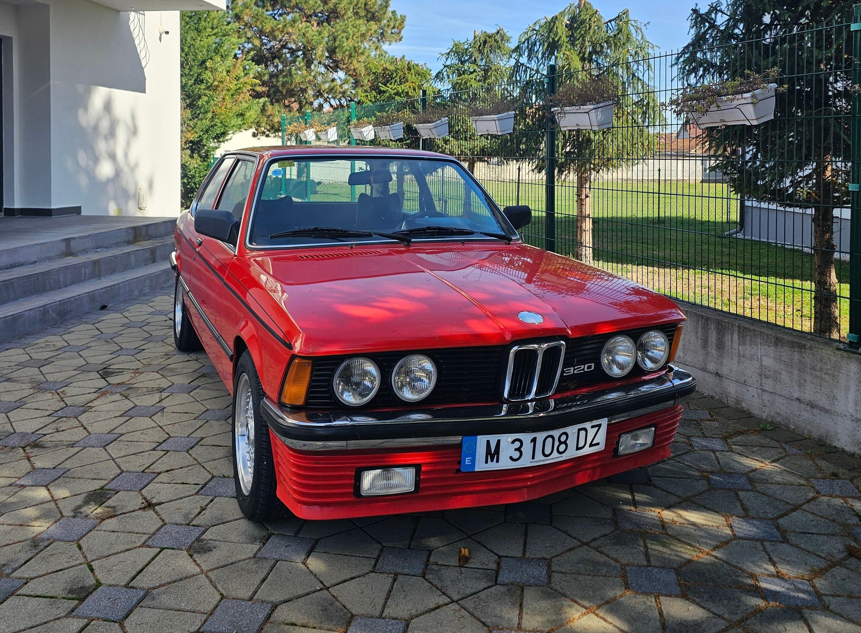 The BMW Classic That Defined the 3 Series